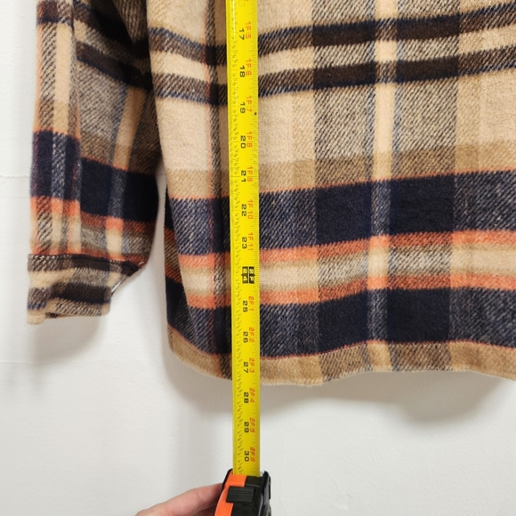 Flannel Shacket Size Large - Picture 5 of 9